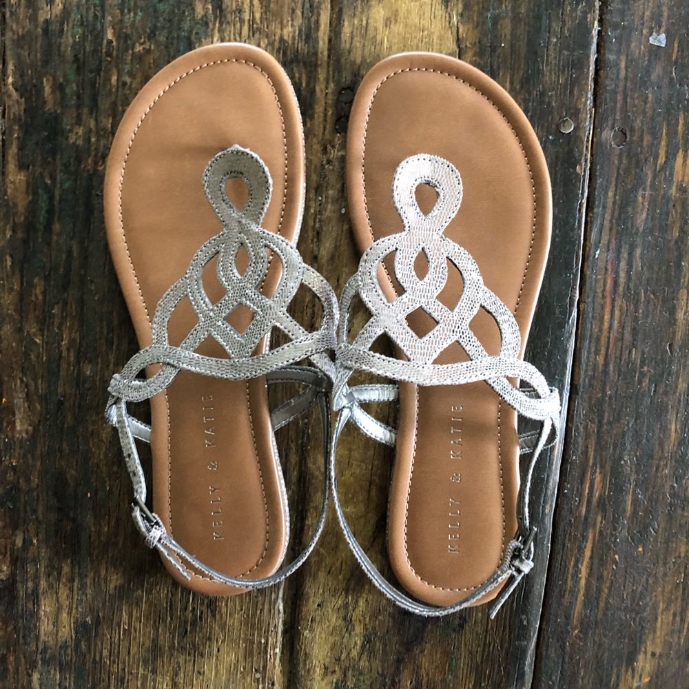 Kelly & Katie Poppie sandals 7.5
